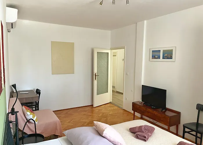 Apartment Nino In Pula