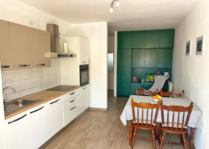 Apartment Nino In Pula